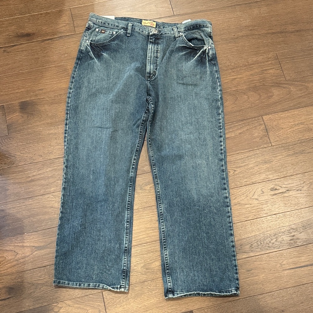 Wrangler 20X Extreme Relaxed Jeans Size 38x32 NWT